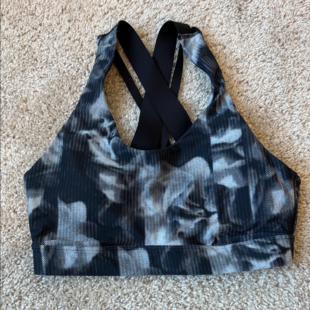 Old Navy Powersoft women’s sports bra size small, medium Support